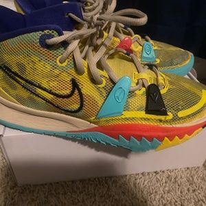 Nike Kyrie 7 1 World 1 People